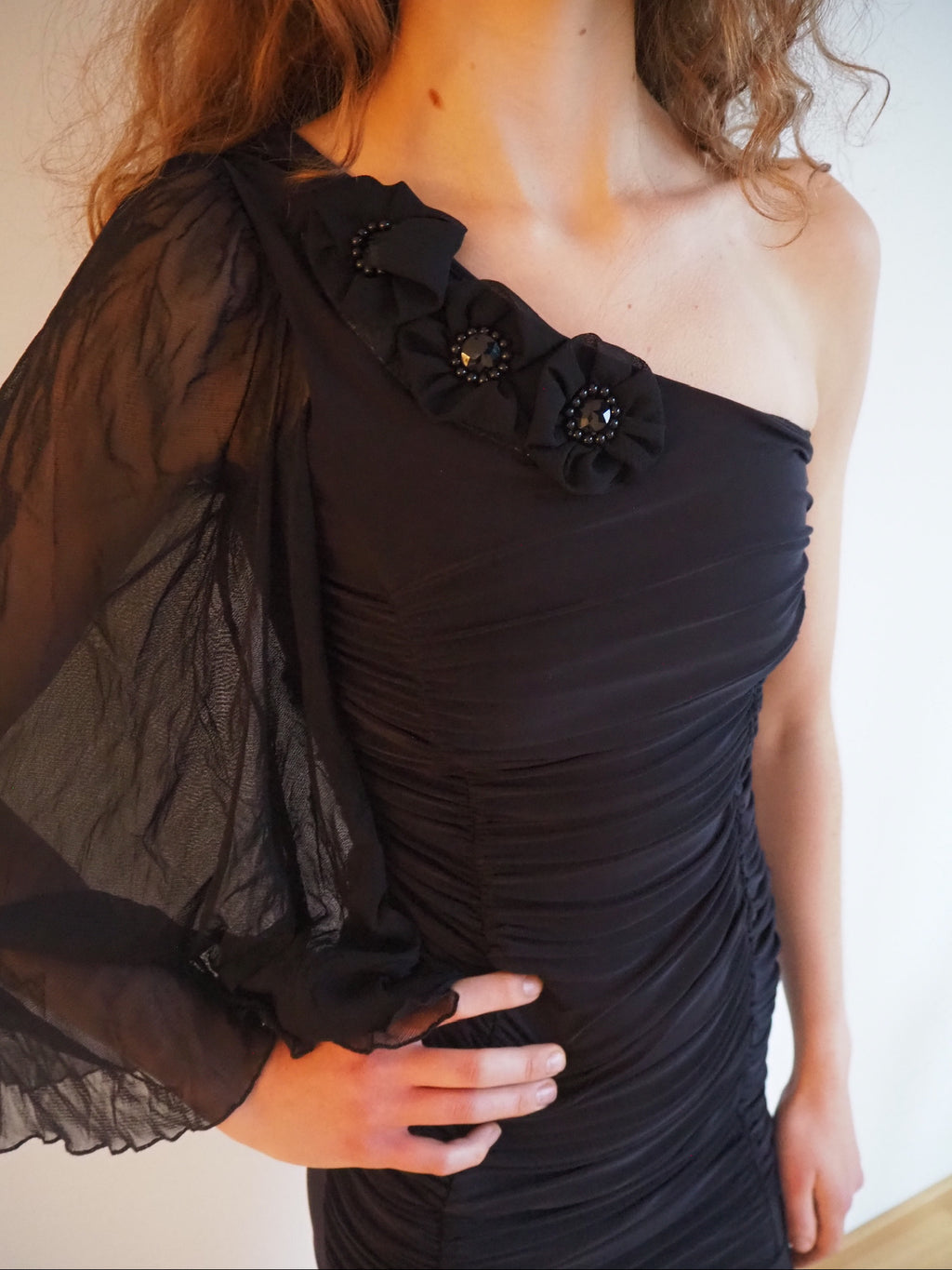 One shoulder dress - flower detail