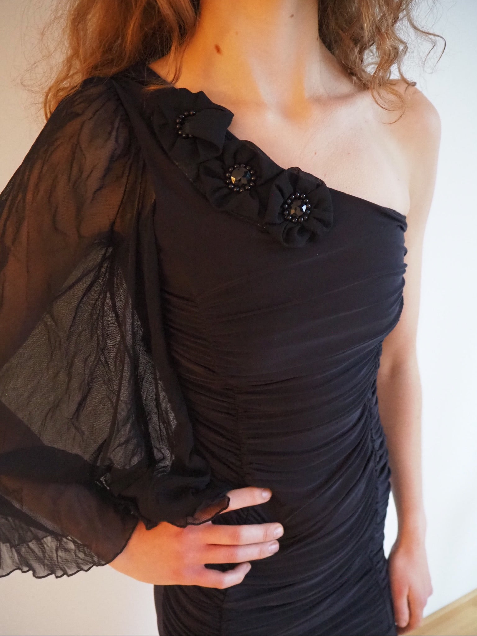 One shoulder dress - flower detail