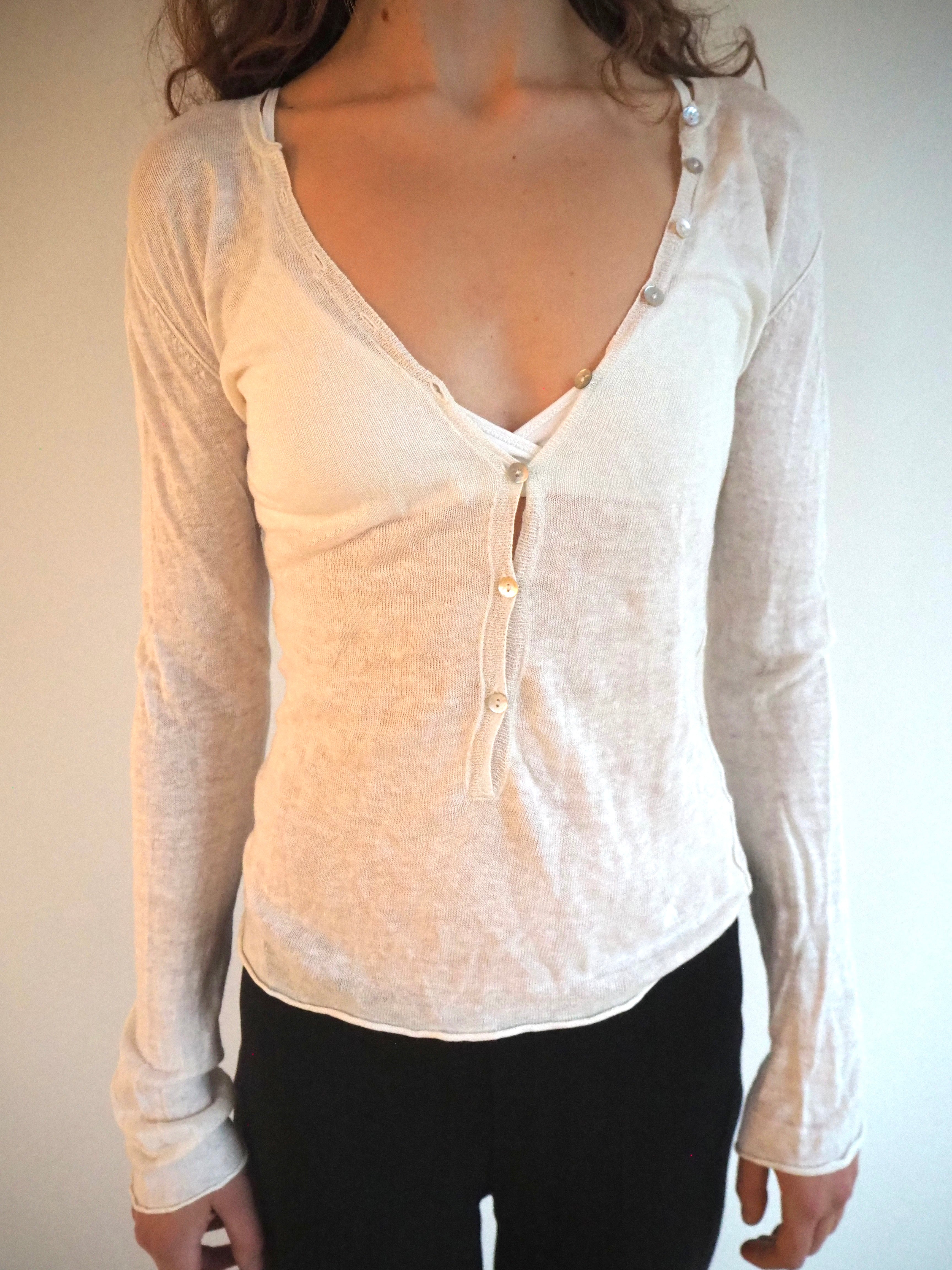 Linen long sleeve with buttons